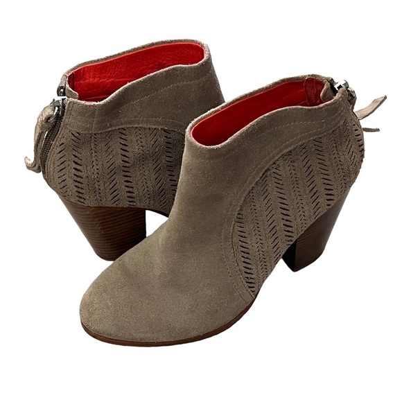 Coach Honey Suede Ankle Boots Sz 7.5 - Picture 1 of 9